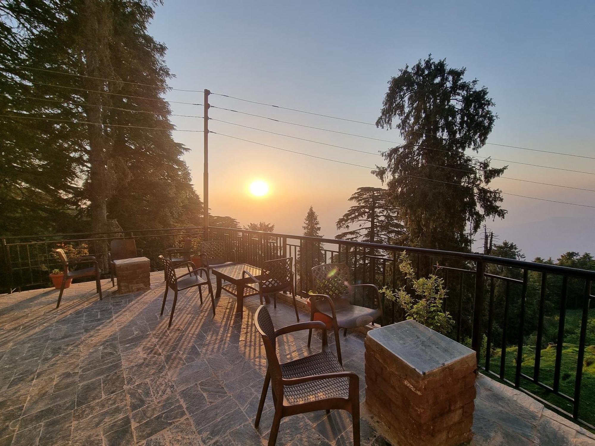 Forest Vibes Kalatop-Rooms And Restaurant Dalhousie Exterior photo